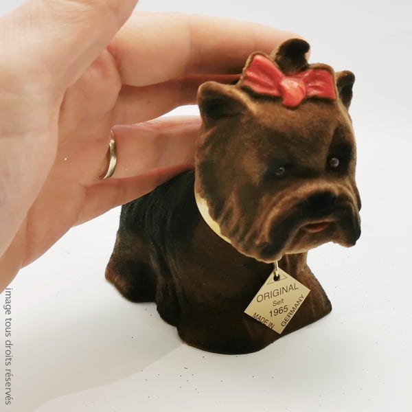 Chien qui hoche la tête - Yorkshire floqué Marron – Image 4