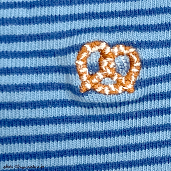 Chaussettes WHITE STUFF homme – Bretzel brodé/rayures – Image 3